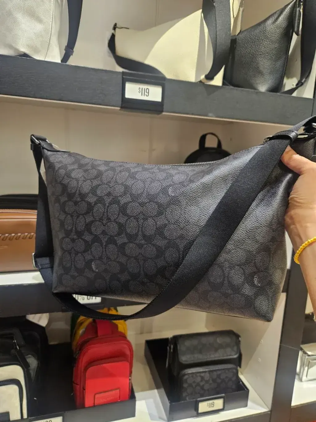 JuzBeauty_JuzBeautyMalaysia_JuzPretty_Authentic_Kbeauty_Malaysia_Skin_Care_Cosmetics_Jbeauty_Health_Care_korean_streetwear_US_Luxury_COACH CAJ91 Finn Crossbody Bag In Signature Canvas Charcoal Black 男款斜挎包9