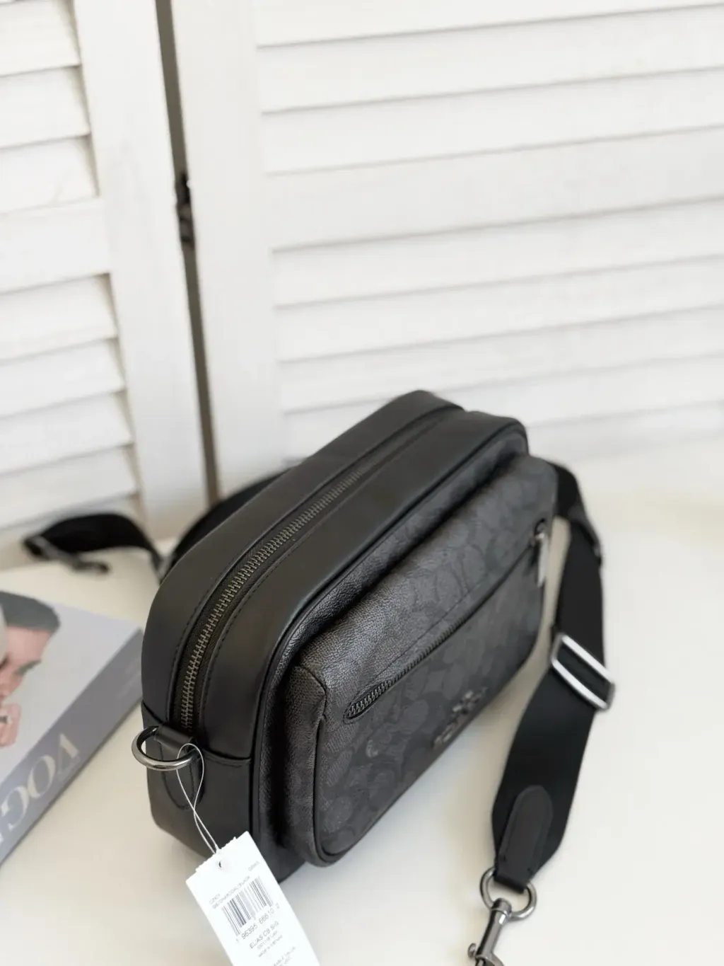 JuzBeauty_JuzBeautyMalaysia_JuzPretty_Authentic_Kbeauty_Malaysia_Skin_Care_Cosmetics_Jbeauty_Health_Care_korean_streetwear_US_Luxury_COACH CZ401 Elias Crossbody In Signature Canvas Qb Charcoal 男款相机包2