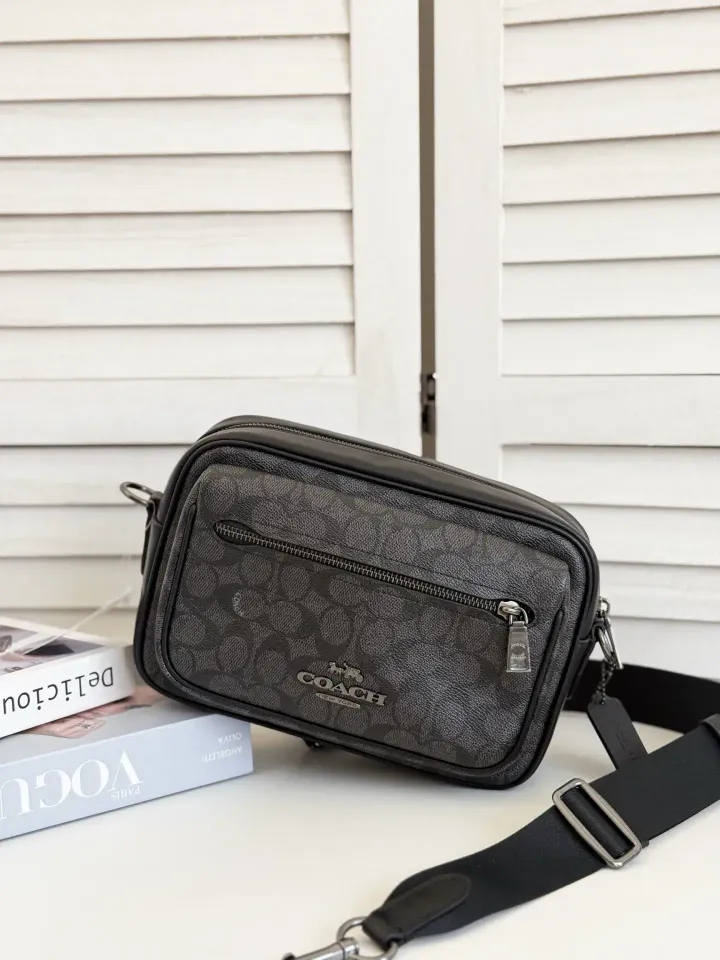 JuzBeauty_JuzBeautyMalaysia_JuzPretty_Authentic_Kbeauty_Malaysia_Skin_Care_Cosmetics_Jbeauty_Health_Care_korean_streetwear_US_Luxury_COACH CZ401 Elias Crossbody In Signature Canvas Qb Charcoal 男款相机包4