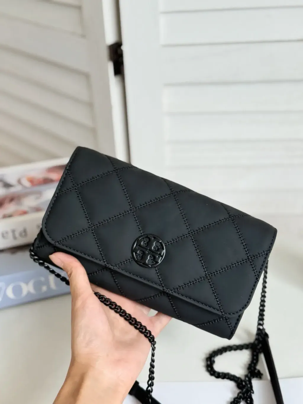 JuzBeauty_JuzBeautyMalaysia_JuzPretty_Authentic_Kbeauty_Malaysia_Skin_Care_Cosmetics_Jbeauty_Health_Care_korean_streetwear_US_Luxury_Tory Burch 150059 Willa Matte Chain Wallet in Black WOC 斜挎包1