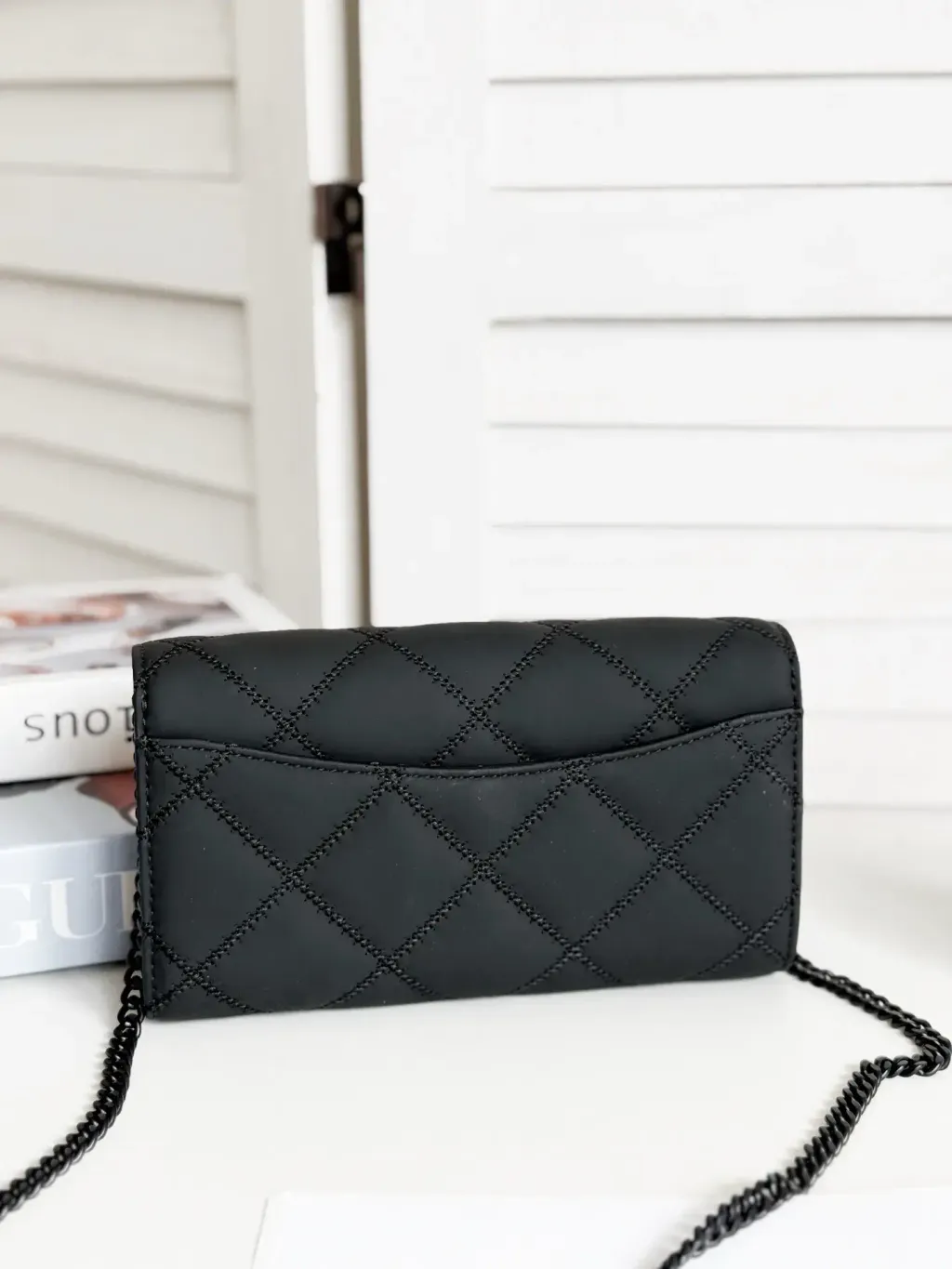 JuzBeauty_JuzBeautyMalaysia_JuzPretty_Authentic_Kbeauty_Malaysia_Skin_Care_Cosmetics_Jbeauty_Health_Care_korean_streetwear_US_Luxury_Tory Burch 150059 Willa Matte Chain Wallet in Black WOC 斜挎包6