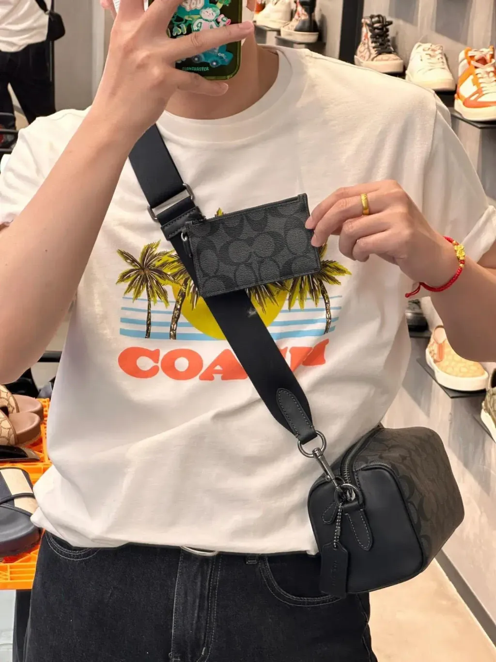 JuzBeauty_JuzBeautyMalaysia_JuzPretty_Authentic_Kbeauty_Malaysia_Skin_Care_Cosmetics_Jbeauty_Health_Care_korean_streetwear_US_Luxury_COACH CV762 Axel Crossbody In Signature Canvas In Qb:Charcoal 男款斜挎包8
