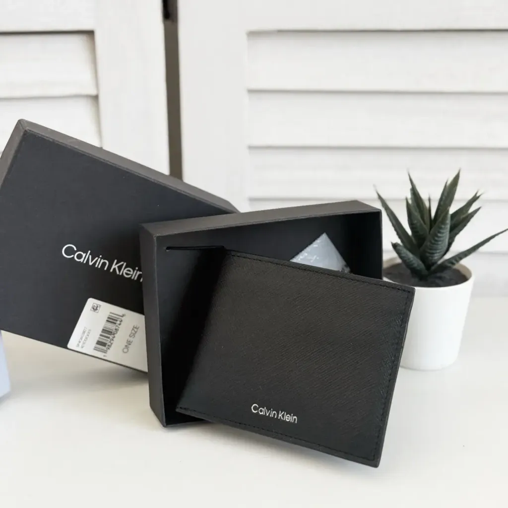 JuzBeauty_JuzBeautyMalaysia_JuzPretty_Authentic_Kbeauty_Malaysia_Skin_Care_Cosmetics_Jbeauty_Health_Care_korean_streetwear_US_Luxury_CALVIN KLEIN SP40603827 Men Wallet In Black 男款钱包8