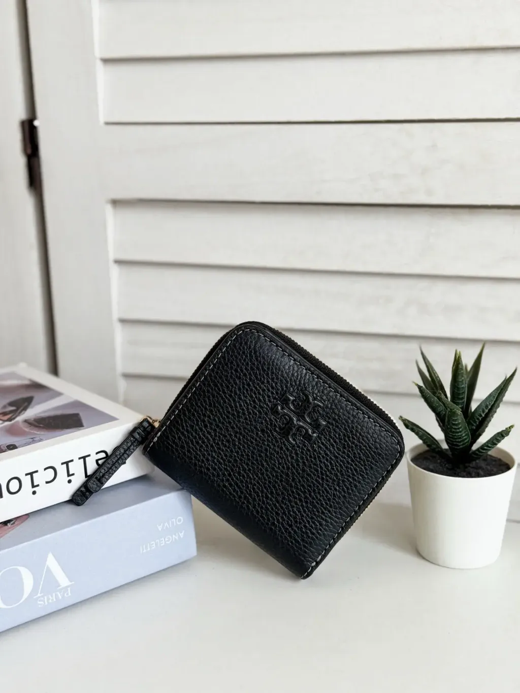 JuzBeauty_JuzBeautyMalaysia_JuzPretty_Authentic_Kbeauty_Malaysia_Skin_Care_Cosmetics_Jbeauty_Health_Care_korean_streetwear_US_Luxury_TORY BURCH 146463 Thea Bifold Wallet In Black 钱包6