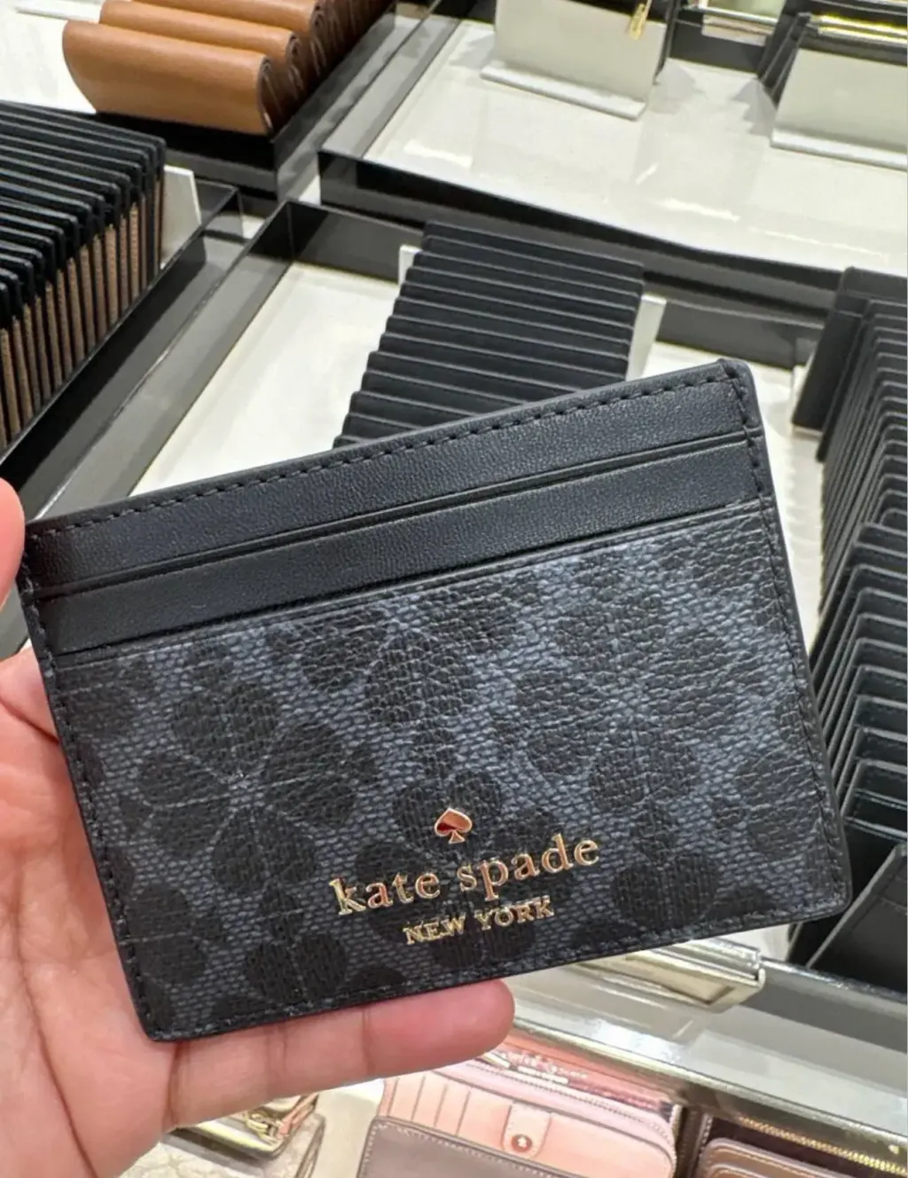 JuzBeauty_JuzBeautyMalaysia_JuzPretty_Authentic_Kbeauty_Malaysia_Skin_Care_Cosmetics_Jbeauty_Health_Care_korean_streetwear_US_Luxury_KATE SPADE KI371 Spade Flower Small Slim Card Holder In Black 女款卡包5