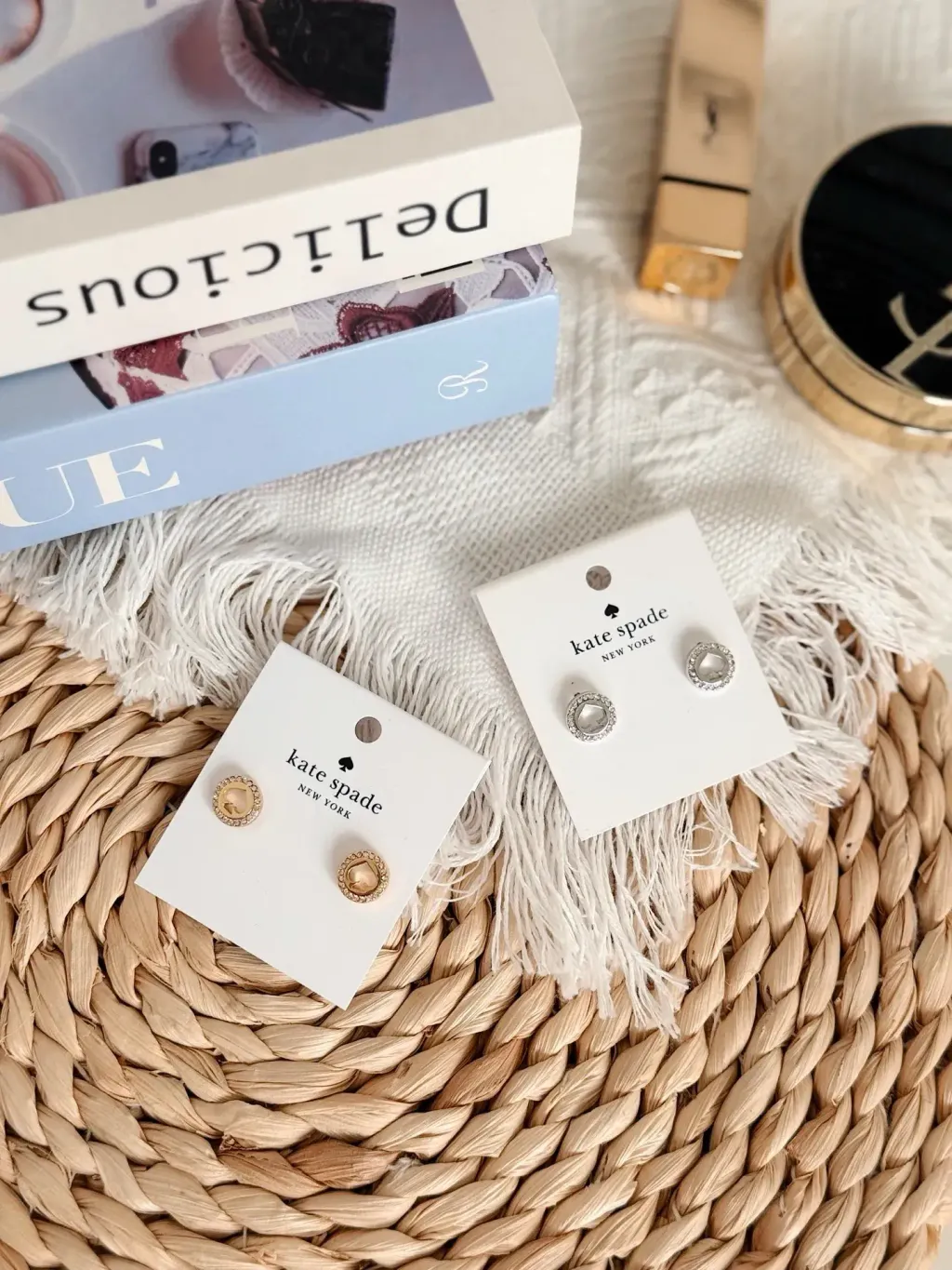 JuzBeauty_JuzBeautyMalaysia_JuzPretty_Authentic_Kbeauty_Malaysia_Skin_Care_Cosmetics_Jbeauty_Health_Care_korean_streetwear_US_Luxury_KATE SPADE Q023 C2466 Signature Earring In Gold:Silver 耳针1