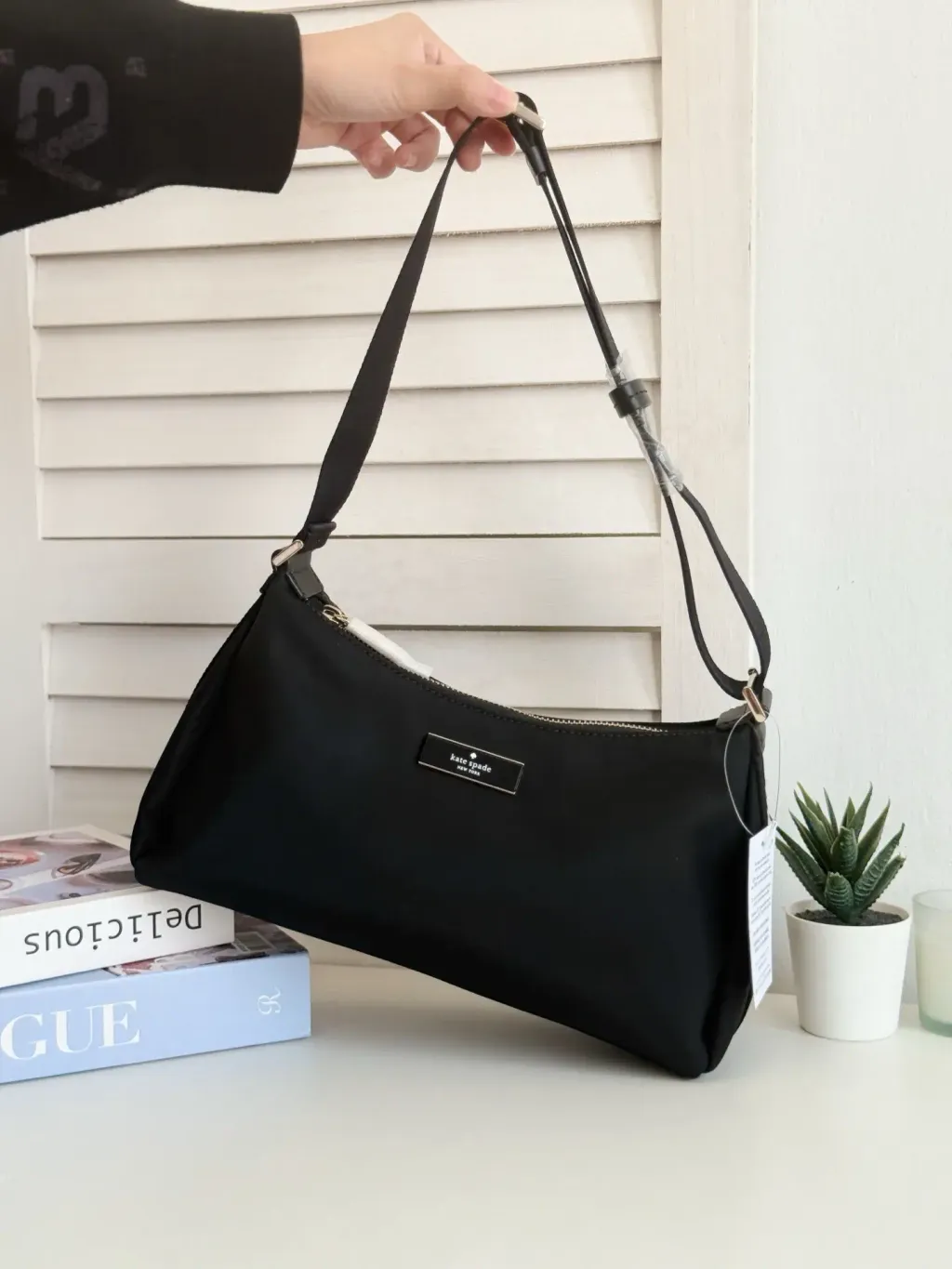 JuzBeauty_JuzBeautyMalaysia_JuzPretty_Authentic_Kbeauty_Malaysia_Skin_Care_Cosmetics_Jbeauty_Health_Care_korean_streetwear_US_Luxury_KATE SPADE KL967 Carter Nylon Small Shoulder Bag In Black 单肩包13