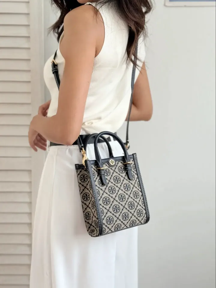 JuzBeauty_JuzBeautyMalaysia_JuzPretty_Authentic_Kbeauty_Malaysia_Skin_Care_Cosmetics_Jbeauty_Health_Care_korean_streetwear_US_Luxury_TORY BURCH 87146 T Monogram Jacquard Mini Tote Bag In Navy 托特包2