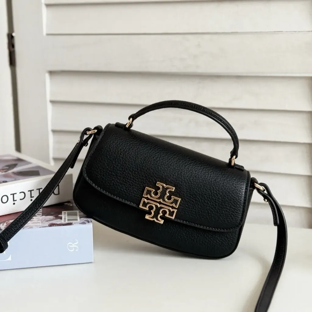 JuzBeauty_JuzBeautyMalaysia_JuzPretty_Authentic_Kbeauty_Malaysia_Skin_Care_Cosmetics_Jbeauty_Health_Care_korean_streetwear_US_Luxury_TORY BURCH 149645 Britten Mini Top Handle In Black 斜挎包9