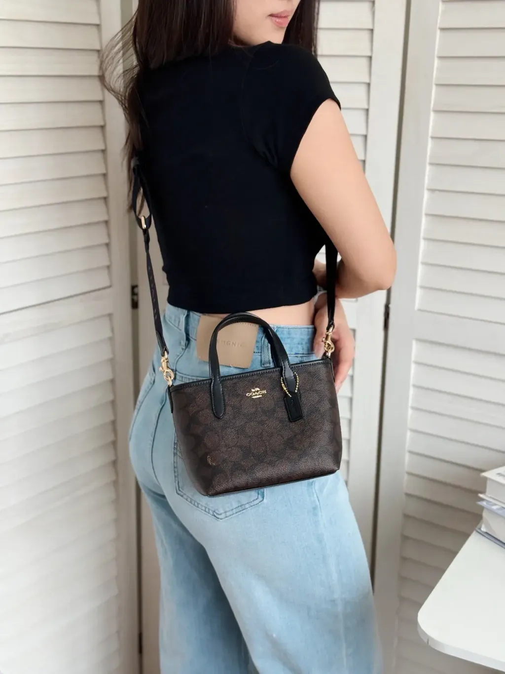 JuzBeauty_JuzBeautyMalaysia_JuzPretty_Authentic_Kbeauty_Malaysia_Skin_Care_Cosmetics_Jbeauty_Health_Care_korean_streetwear_US_Luxury_COACH CW032 City Mini Tote Bag In Signature Canvas Walnut:Black 托特包4
