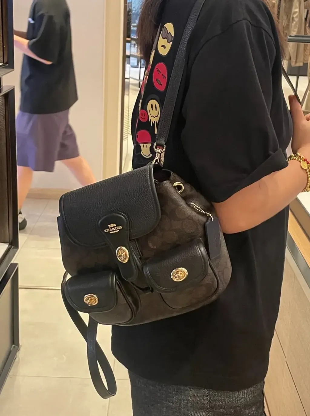 JuzBeauty_JuzBeautyMalaysia_JuzPretty_Authentic_Kbeauty_Malaysia_Skin_Care_Cosmetics_Jbeauty_Health_Care_korean_streetwear_US_Luxury_COACH CBH10 Hadley Backpack In Signature Canvas Walnut:Black 背包7