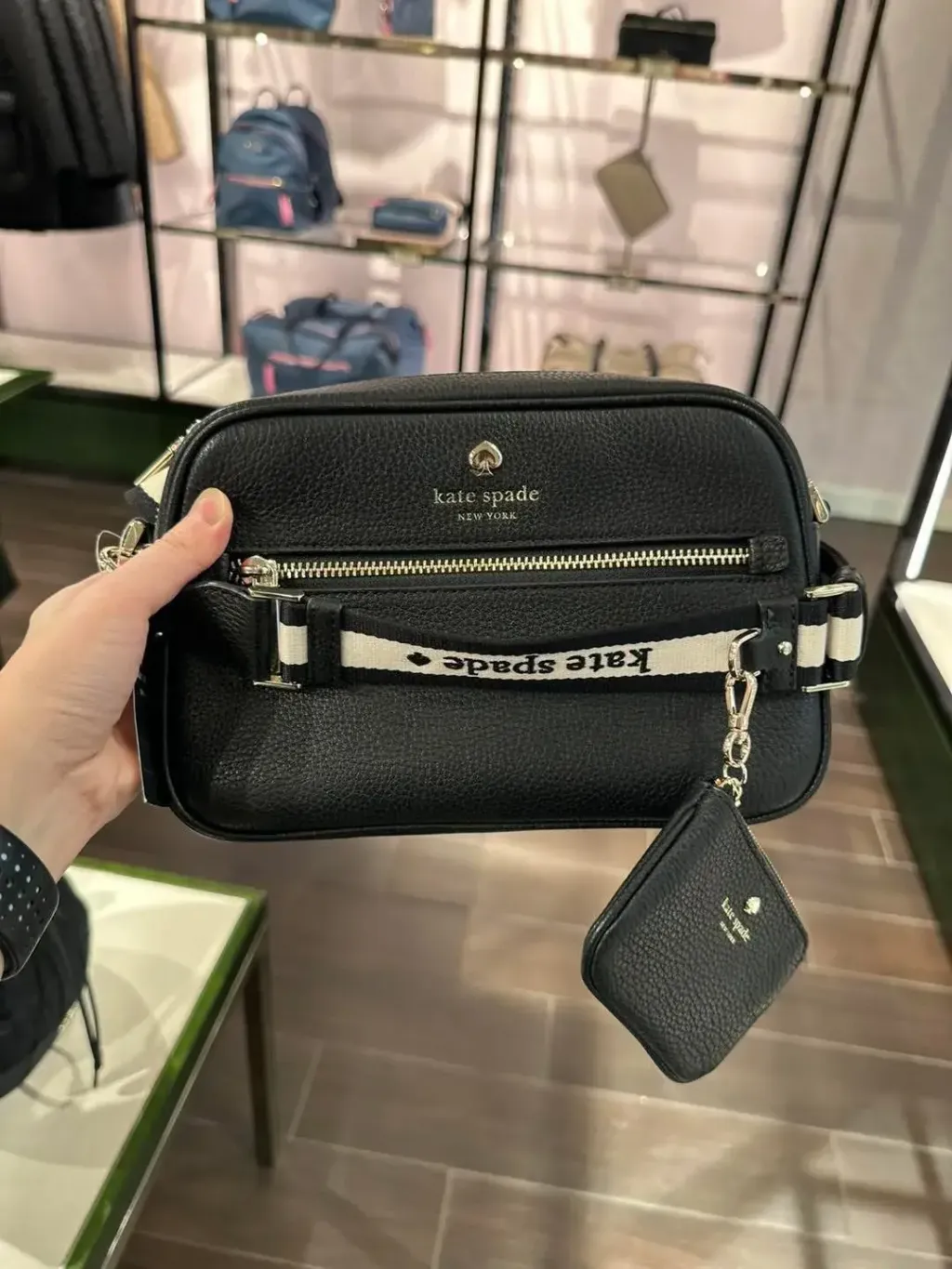 JuzBeauty_JuzBeautyMalaysia_JuzPretty_Authentic_Kbeauty_Malaysia_Skin_Care_Cosmetics_Jbeauty_Health_Care_korean_streetwear_US_Luxury_KATE SPADE KK072 Emma Camera Bag In Black 相机包6