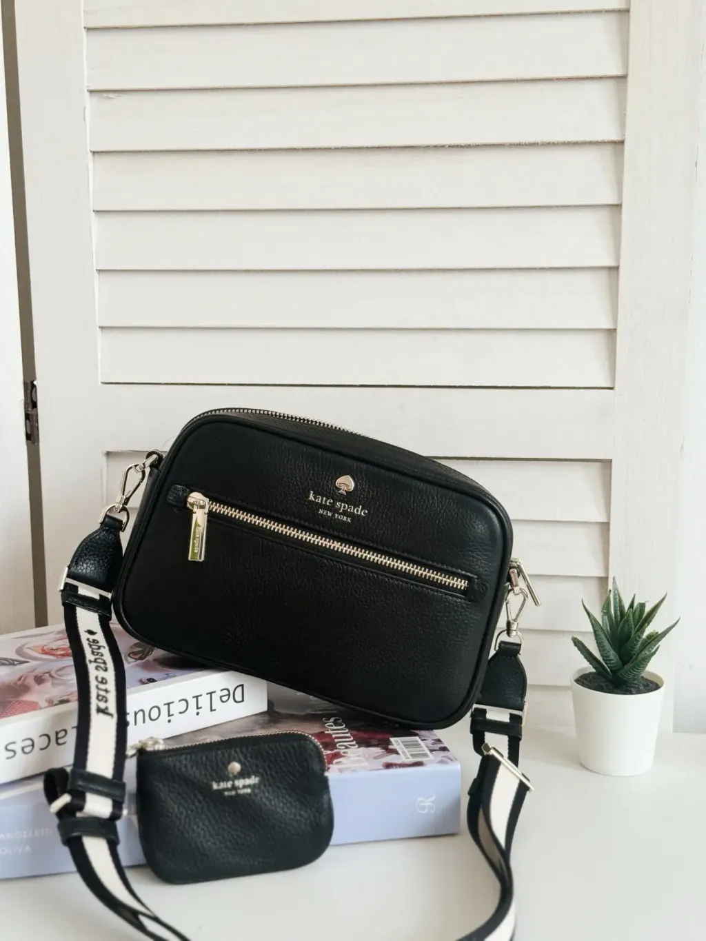 JuzBeauty_JuzBeautyMalaysia_JuzPretty_Authentic_Kbeauty_Malaysia_Skin_Care_Cosmetics_Jbeauty_Health_Care_korean_streetwear_US_Luxury_KATE SPADE KK072 Emma Camera Bag In Black 相机包5