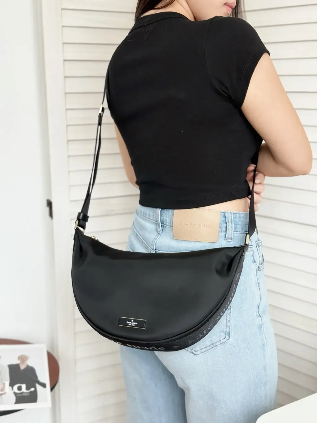 JuzBeauty_JuzBeautyMalaysia_JuzPretty_Authentic_Kbeauty_Malaysia_Skin_Care_Cosmetics_Jbeauty_Health_Care_korean_streetwear_US_Luxury_KATE SPADE KL966 Carter Nylon Medium Sling Bag In Black 月牙包4