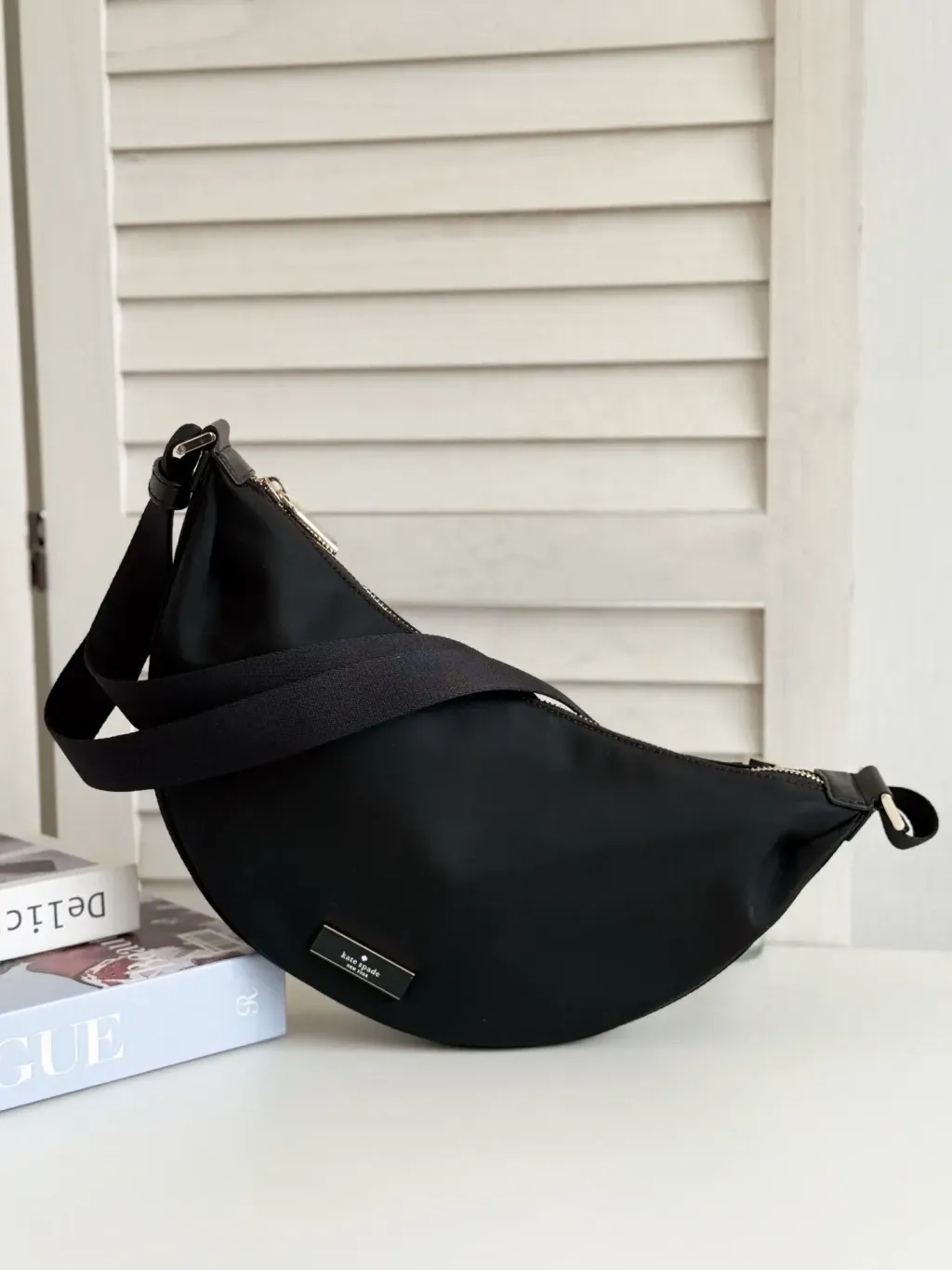 JuzBeauty_JuzBeautyMalaysia_JuzPretty_Authentic_Kbeauty_Malaysia_Skin_Care_Cosmetics_Jbeauty_Health_Care_korean_streetwear_US_Luxury_KATE SPADE KL966 Carter Nylon Medium Sling Bag In Black 月牙包8
