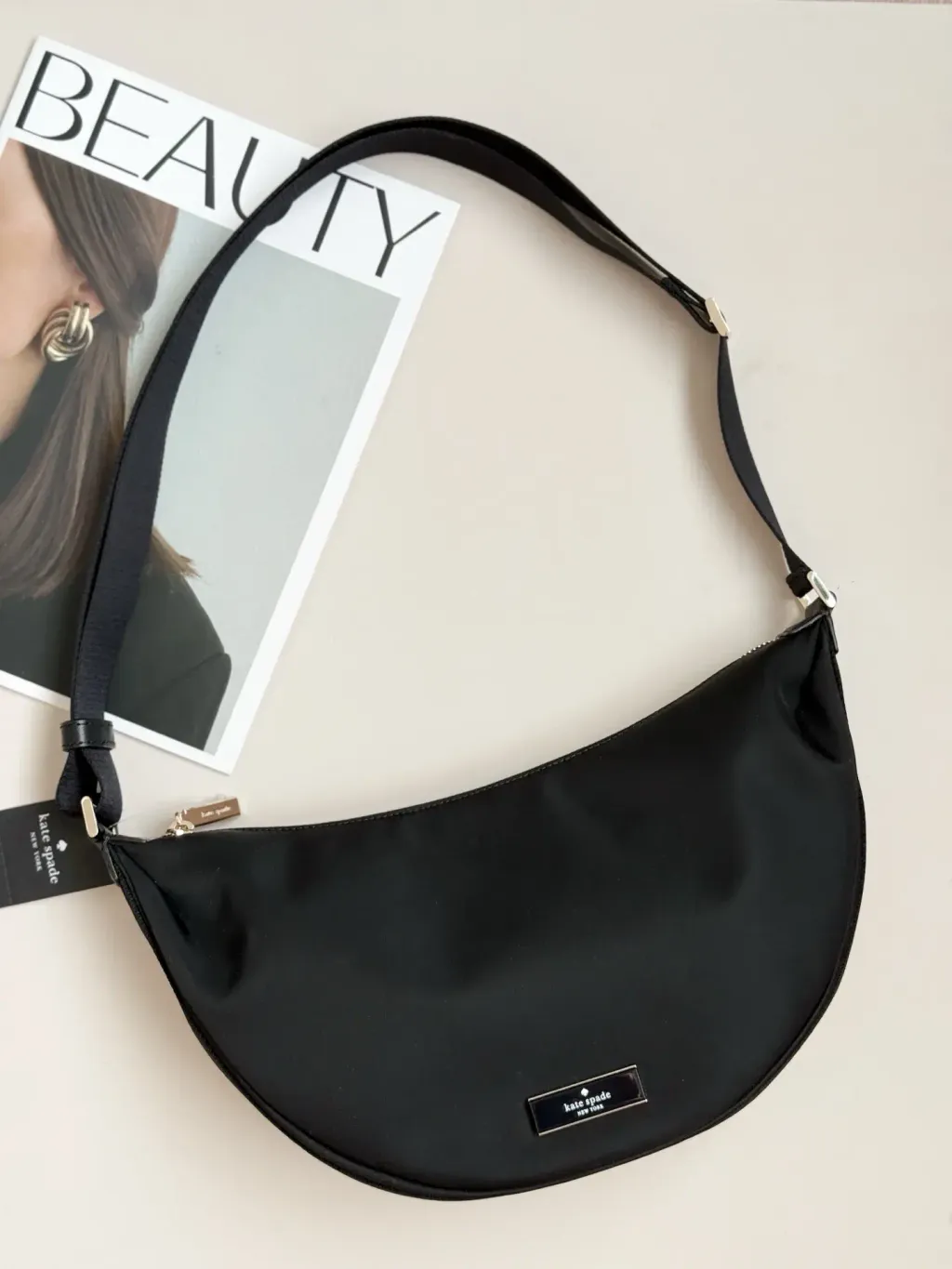 JuzBeauty_JuzBeautyMalaysia_JuzPretty_Authentic_Kbeauty_Malaysia_Skin_Care_Cosmetics_Jbeauty_Health_Care_korean_streetwear_US_Luxury_KATE SPADE KL966 Carter Nylon Medium Sling Bag In Black 月牙包9