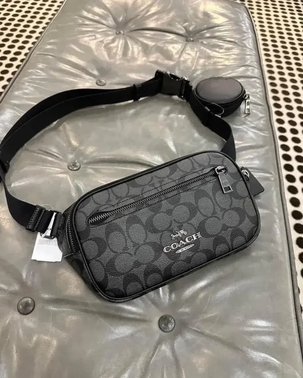 JuzBeauty_JuzBeautyMalaysia_JuzPretty_Authentic_Kbeauty_Malaysia_Skin_Care_Cosmetics_Jbeauty_Health_Care_korean_streetwear_US_Luxury_COACH CZ400 Elias Belt Bag In Signature Canvas In Charcoal Black 男士胸包12