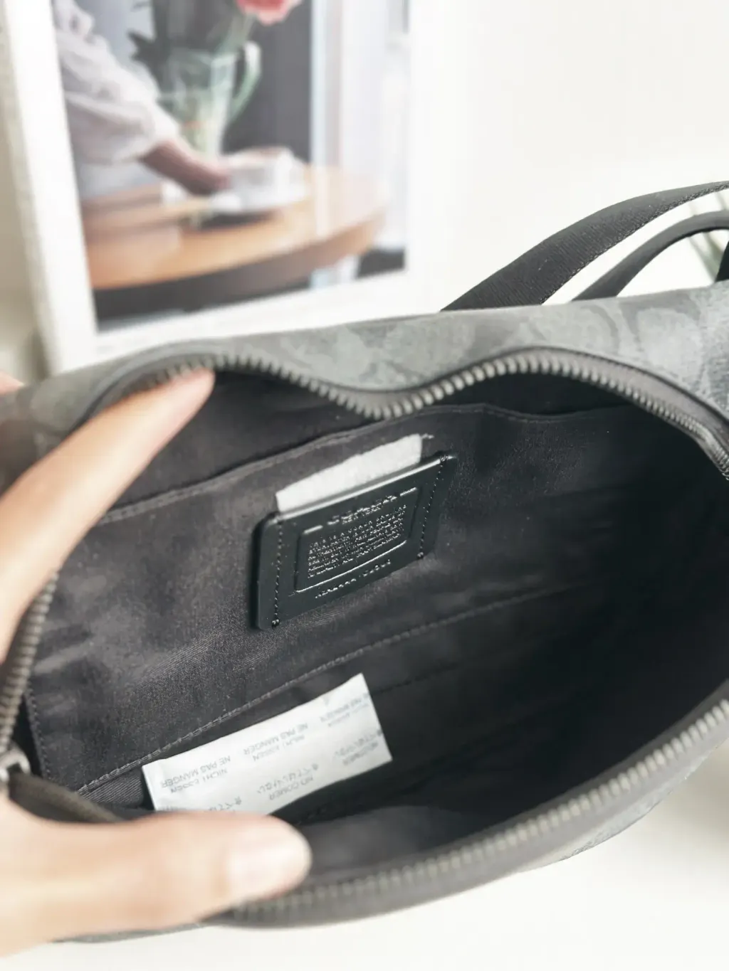 JuzBeauty_JuzBeautyMalaysia_JuzPretty_Authentic_Kbeauty_Malaysia_Skin_Care_Cosmetics_Jbeauty_Health_Care_korean_streetwear_US_Luxury_COACH CZ400 Elias Belt Bag In Signature Canvas In Charcoal Black 男士胸包7