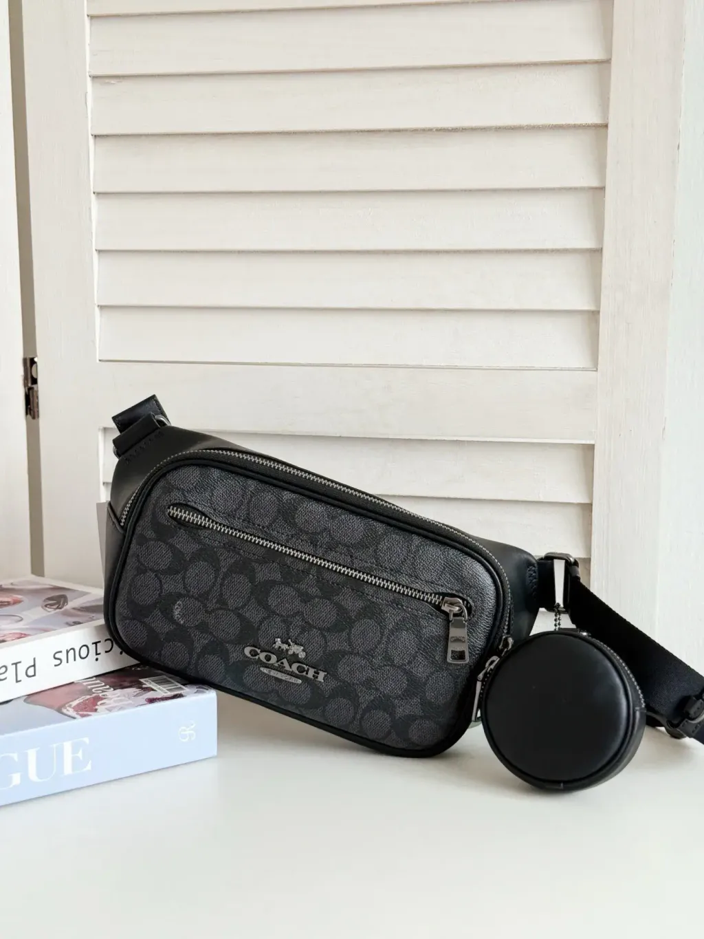 JuzBeauty_JuzBeautyMalaysia_JuzPretty_Authentic_Kbeauty_Malaysia_Skin_Care_Cosmetics_Jbeauty_Health_Care_korean_streetwear_US_Luxury_COACH CZ400 Elias Belt Bag In Signature Canvas In Charcoal Black 男士胸包5