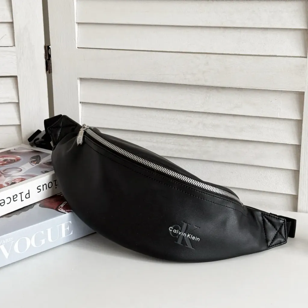 JuzBeauty_JuzBeautyMalaysia_JuzPretty_Authentic_Kbeauty_Malaysia_Skin_Care_Cosmetics_Jbeauty_Health_Care_korean_streetwear_US_Luxury_CALVIN KLEIN SP40616996 PU Belt Bag In Black 男款胸包4