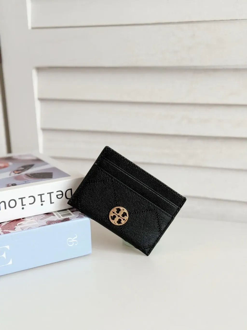 JuzBeauty_JuzBeautyMalaysia_JuzPretty_Authentic_Kbeauty_Malaysia_Skin_Care_Cosmetics_Jbeauty_Health_Care_korean_streetwear_US_Luxury_TORY BURCH 165928 Willa Soft Slim Card Case In Black 卡包4