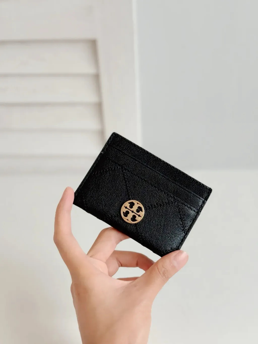 JuzBeauty_JuzBeautyMalaysia_JuzPretty_Authentic_Kbeauty_Malaysia_Skin_Care_Cosmetics_Jbeauty_Health_Care_korean_streetwear_US_Luxury_TORY BURCH 165928 Willa Soft Slim Card Case In Black 卡包1