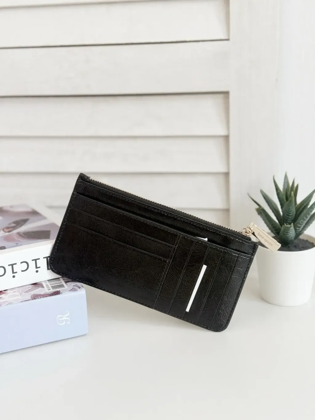 JuzBeauty_JuzBeautyMalaysia_JuzPretty_Authentic_Kbeauty_Malaysia_Skin_Care_Cosmetics_Jbeauty_Health_Care_korean_streetwear_US_Luxury_KATE SPADE KM550 Bridget Crinkle Patent Large Slim Card Holder In Black 卡包4