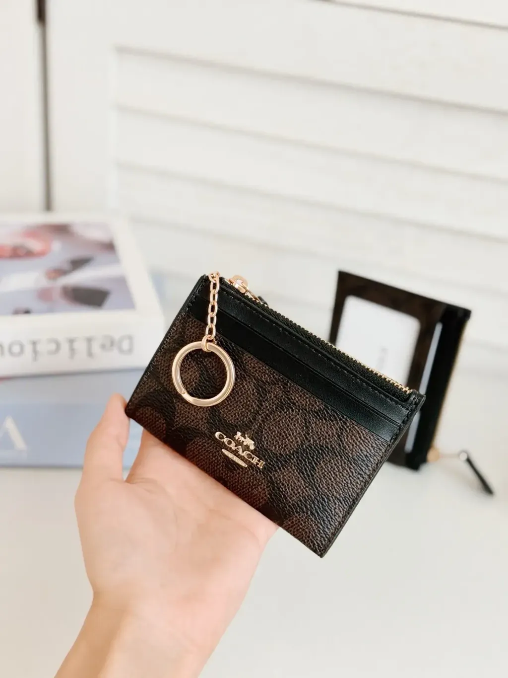 JuzBeauty_JuzBeautyMalaysia_JuzPretty_Authentic_Kbeauty_Malaysia_Skin_Care_Cosmetics_Jbeauty_Health_Care_korean_streetwear_US_Luxury_COACH CW870 Mini Skinny Id Case In Signature Canvas In Walnut:Black 卡包1