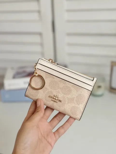 JuzBeauty_JuzBeautyMalaysia_JuzPretty_Authentic_Kbeauty_Malaysia_Skin_Care_Cosmetics_Jbeauty_Health_Care_korean_streetwear_US_Luxury_COACH CW870 Mini Skinny Id Case In Signature Canvas3