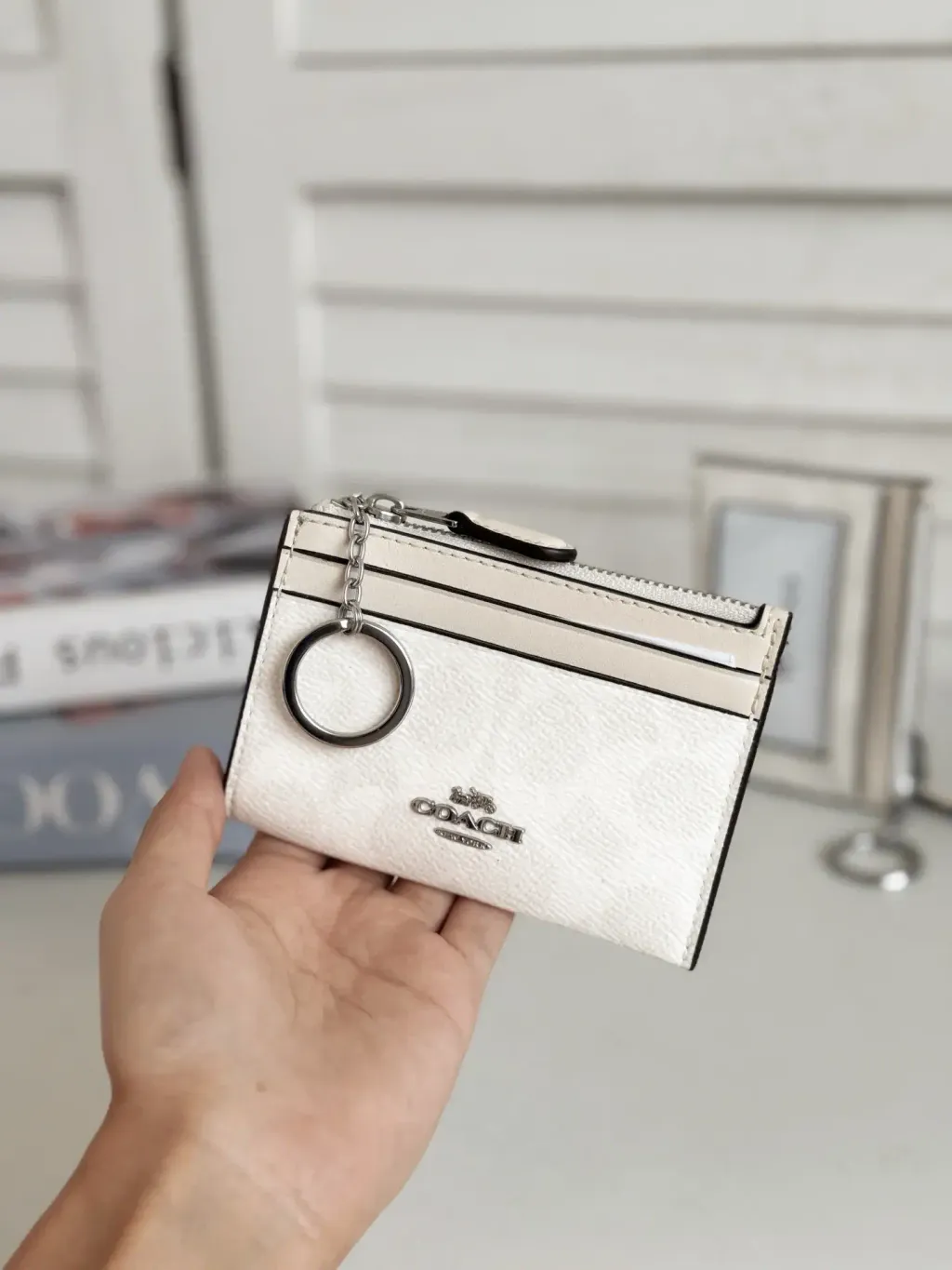 JuzBeauty_JuzBeautyMalaysia_JuzPretty_Authentic_Kbeauty_Malaysia_Skin_Care_Cosmetics_Jbeauty_Health_Care_korean_streetwear_US_Luxury_COACH CW870 Mini Skinny Id Case In Signature Canvas In White:Chalk 卡包1