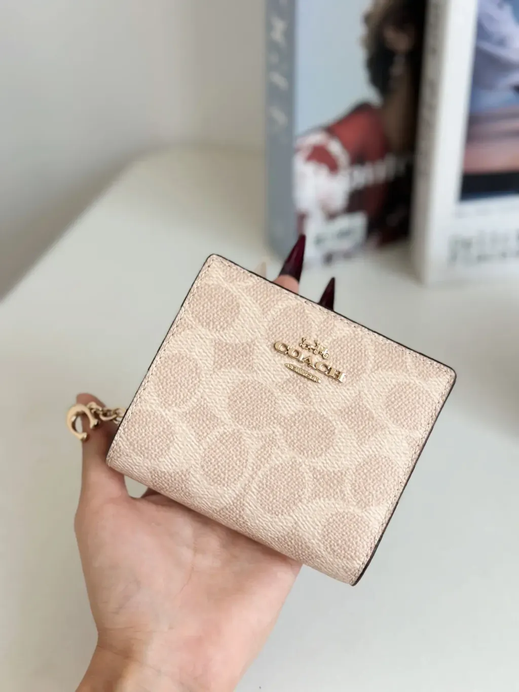 JuzBeauty_JuzBeautyMalaysia_JuzPretty_Authentic_Kbeauty_Malaysia_Skin_Care_Cosmetics_Jbeauty_Health_Care_korean_streetwear_US_Luxury_COACH CW789 Snap Wallet In Signature Canvas In Sand-Chalk 钱包3