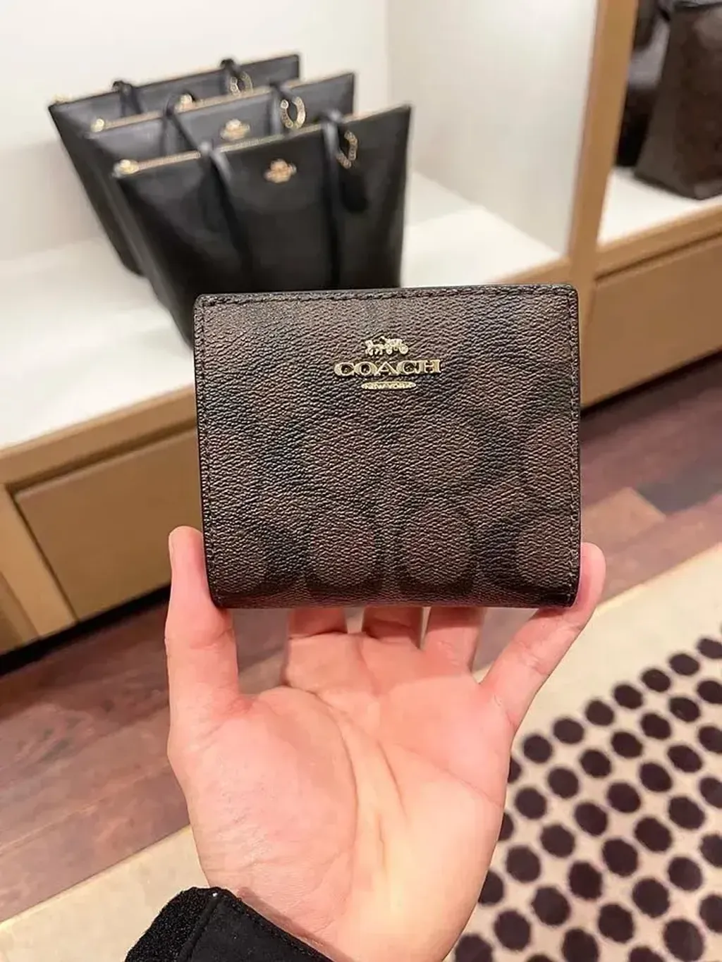 JuzBeauty-JuzBeautyMalaysia-JuzPretty-Authentic-Kbeauty-Malaysia-Skin-Care-Cosmetics-Jbeauty-Health-Care-korean-streetwear-COACH C3309 Snap Wallet In Signature Canvas Brown Black 多功能钱包7