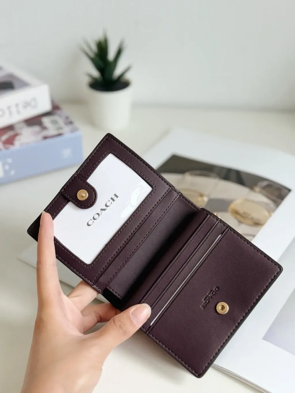 JuzBeauty-JuzBeautyMalaysia-JuzPretty-Authentic-Kbeauty-Malaysia-Skin-Care-Cosmetics-Jbeauty-Health-Care-korean-streetwear-COACH C3309 Snap Wallet In Signature Canvas Brown Black 多功能钱包3