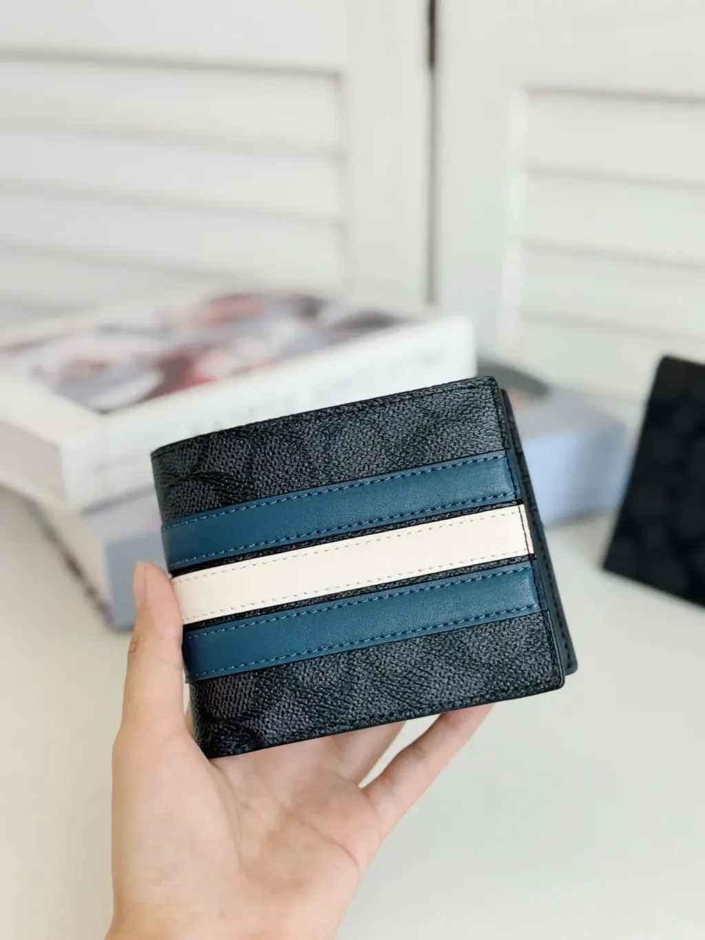 JuzBeauty_JuzBeautyMalaysia_JuzPretty_Authentic_Kbeauty_Malaysia_Skin_Care_Cosmetics_Jbeauty_Health_Care_korean_streetwear_US_Luxury_COACH CW385 3-In-1 Wallet In Signature Canvas With Varsity Stripe In Denim : Chalk 男款钱包6