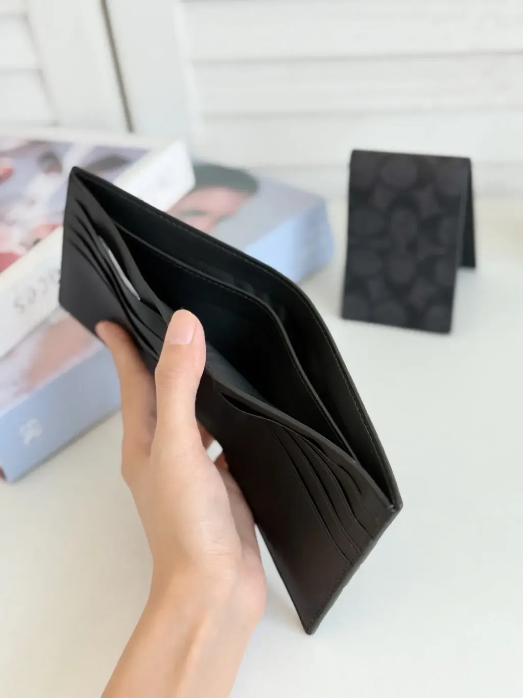 JuzBeauty_JuzBeautyMalaysia_JuzPretty_Authentic_Kbeauty_Malaysia_Skin_Care_Cosmetics_Jbeauty_Health_Care_korean_streetwear_US_Luxury_COACH CW385 3-In-1 Wallet In Signature Canvas With Varsity Stripe In Denim : Chalk 男款钱包2