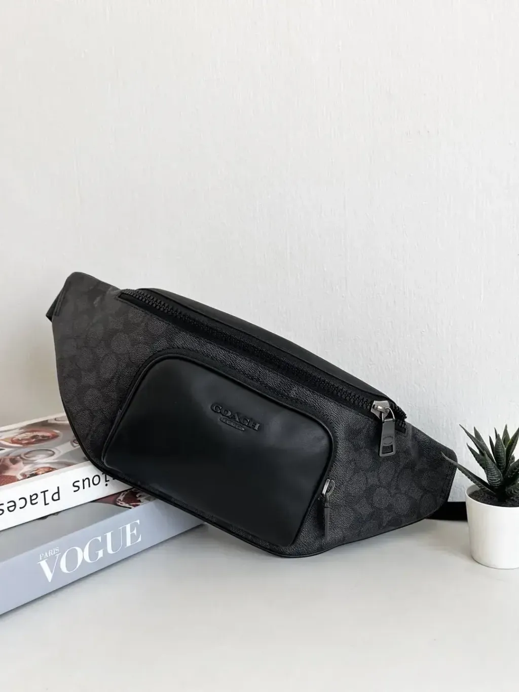 JuzBeauty_JuzBeautyMalaysia_JuzPretty_Authentic_Kbeauty_Malaysia_Skin_Care_Cosmetics_Jbeauty_Health_Care_korean_streetwear_US_Luxury_COACH CT714 Racer Belt Bag In Signature Charcoal-Black 男款胸包