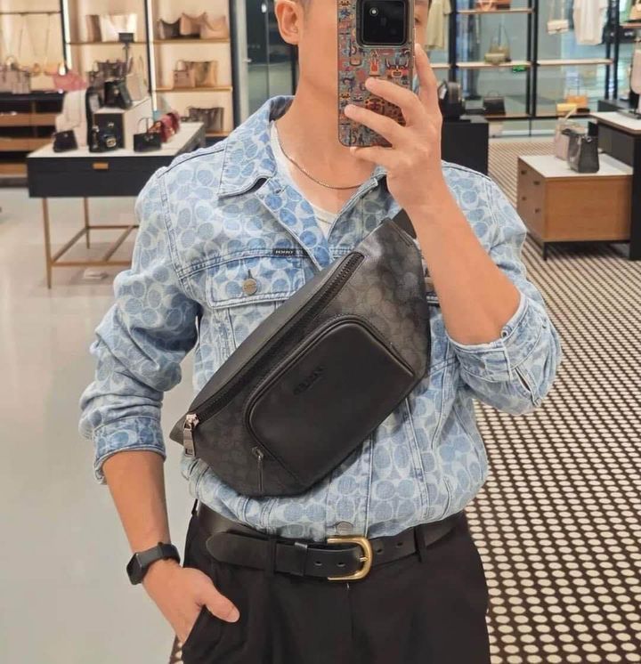 JuzBeauty_JuzBeautyMalaysia_JuzPretty_Authentic_Kbeauty_Malaysia_Skin_Care_Cosmetics_Jbeauty_Health_Care_korean_streetwear_US_Luxury_COACH CT714 Racer Belt Bag In Signature Charcoal-Black 男款胸包3