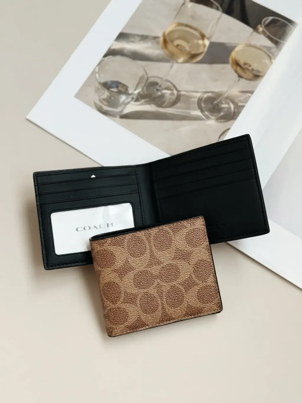 JuzBeauty_JuzBeautyMalaysia_JuzPretty_Authentic_Kbeauty_Malaysia_Skin_Care_Cosmetics_Jbeauty_Health_Care_korean_streetwear_US_Luxury_COACH CY394 ID Billfold Wallet In Signature Canvas In Tan:Black 男款钱包5