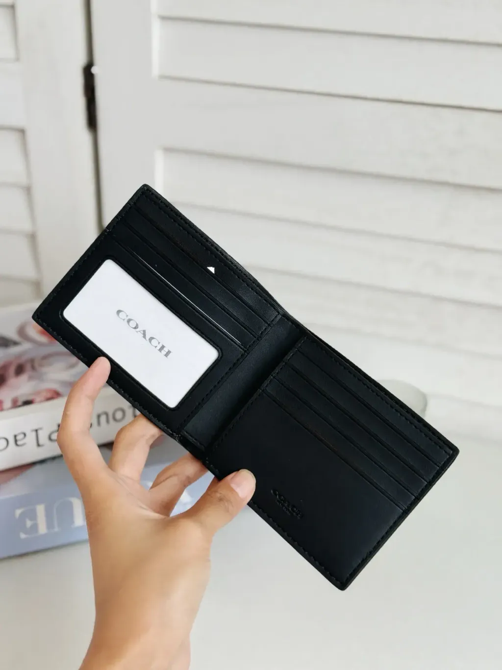 JuzBeauty_JuzBeautyMalaysia_JuzPretty_Authentic_Kbeauty_Malaysia_Skin_Care_Cosmetics_Jbeauty_Health_Care_korean_streetwear_US_Luxury_COACH CY394 ID Billfold Wallet In Signature Canvas In Tan:Black 男款钱包4