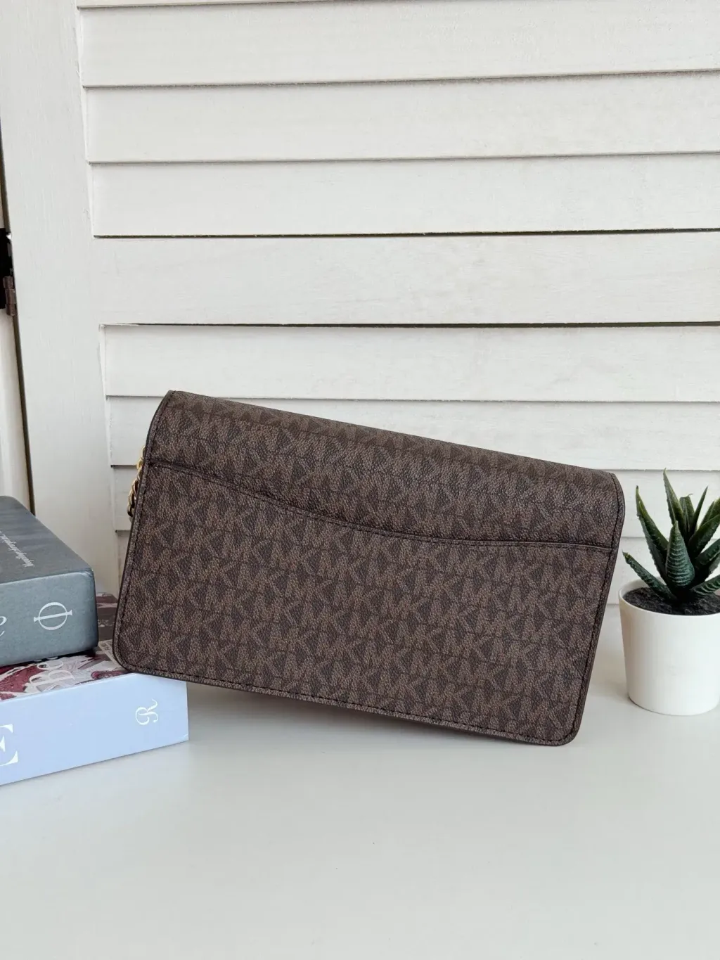 JuzBeauty_JuzBeautyMalaysia_JuzPretty_Authentic_Kbeauty_Malaysia_Skin_Care_Cosmetics_Jbeauty_Health_Care_korean_streetwear_US_Luxury_MICHAEL KORS 35F5GTVC8B Jet Set Medium Signature Logo Crossbody Bag in Brown 斜挎包7