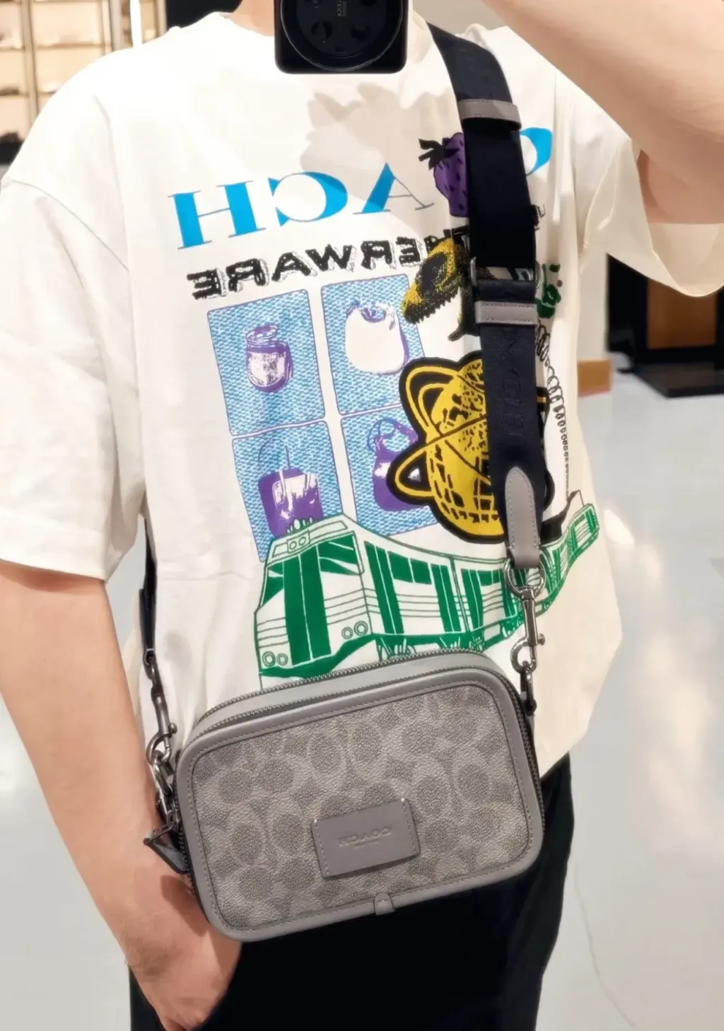 JuzBeauty_JuzBeautyMalaysia_JuzPretty_Authentic_Kbeauty_Malaysia_Skin_Care_Cosmetics_Jbeauty_Health_Care_korean_streetwear_US_Luxury_COACH CW365 Wyatt Crossbody in Signature Canvas in Grey:Charcoal 男款斜挎包2