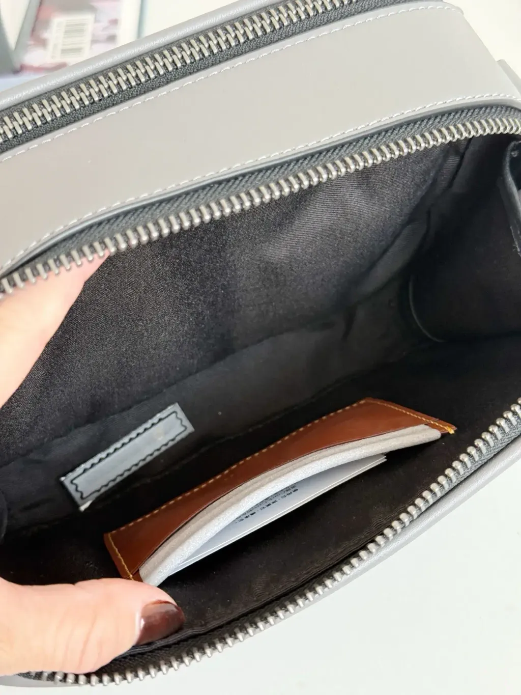 JuzBeauty_JuzBeautyMalaysia_JuzPretty_Authentic_Kbeauty_Malaysia_Skin_Care_Cosmetics_Jbeauty_Health_Care_korean_streetwear_US_Luxury_COACH CW365 Wyatt Crossbody in Signature Canvas in Grey:Charcoal 男款斜挎包5