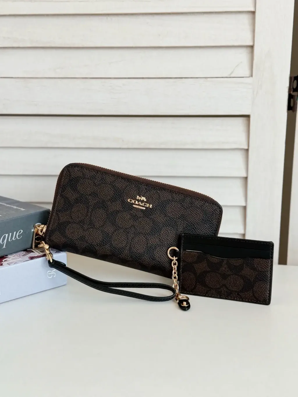 JuzBeauty_JuzBeautyMalaysia_JuzPretty_Authentic_Kbeauty_Malaysia_Skin_Care_Cosmetics_Jbeauty_Health_Care_korean_streetwear_US_Luxury_COACH CBZ99 Long Zip Around Wallet with Detachable Card Case in Walnut:Black 长钱包6