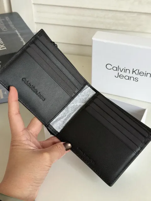 JuzBeauty_JuzBeautyMalaysia_JuzPretty_Authentic_Kbeauty_Malaysia_Skin_Care_Cosmetics_Jbeauty_Health_Care_korean_streetwear_US_Luxury_CALVIN KLEIN SP40603814 Men Wallet Boxed Set 男款钱包2
