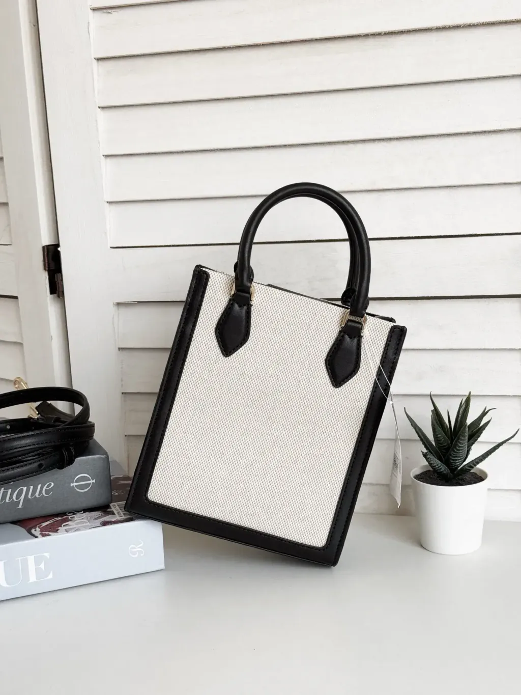 JuzBeauty_JuzBeautyMalaysia_JuzPretty_Authentic_Kbeauty_Malaysia_Skin_Care_Cosmetics_Jbeauty_Health_Care_korean_streetwear_US_Luxury_KATE SPADE KK235 Ellie Canvas Mini Tote in Black Multi 琴谱包4
