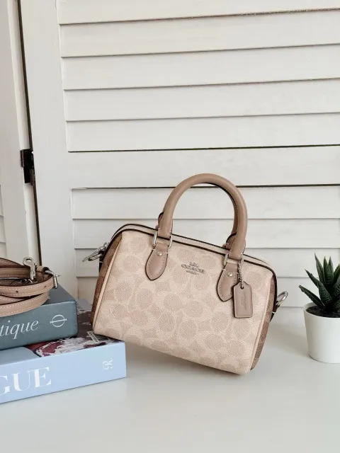 JuzBeauty_JuzBeautyMalaysia_JuzPretty_Authentic_Kbeauty_Malaysia_Skin_Care_Cosmetics_Jbeauty_Health_Care_korean_streetwear_US_Luxury_COACH CW330 Mini Rowan Crossbody Bag in Blocked Signature Canvas 枕头包6