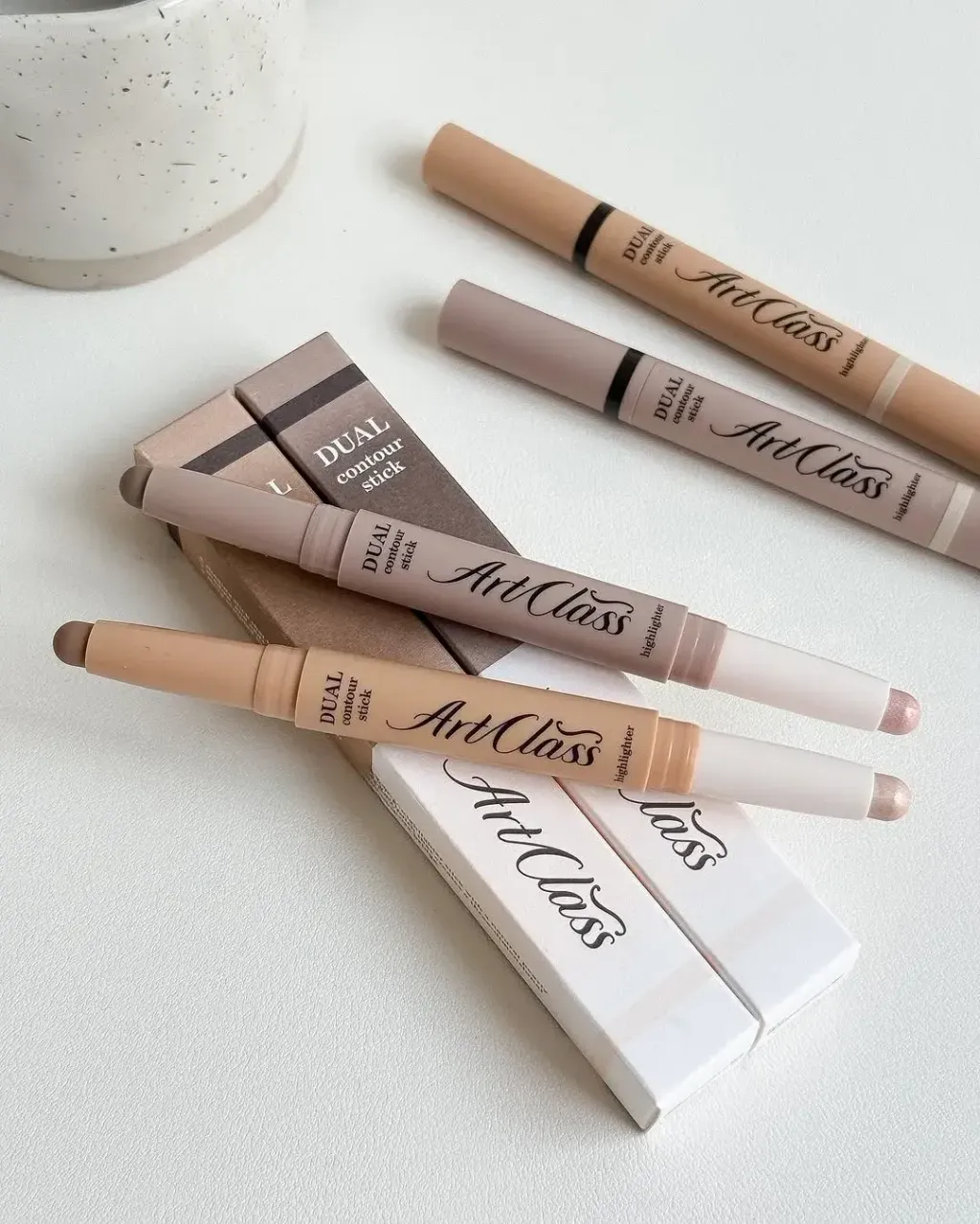 JuzBeauty_JuzBeautyMalaysia_JuzPretty_Authentic_Kbeauty_Malaysia_Skin_Care_Cosmetics_K-beauty_Health_Care_korean_streetwear_too cool for school Art Class Dual Contour Stick 高光提亮 阴影 2合1 修容笔11