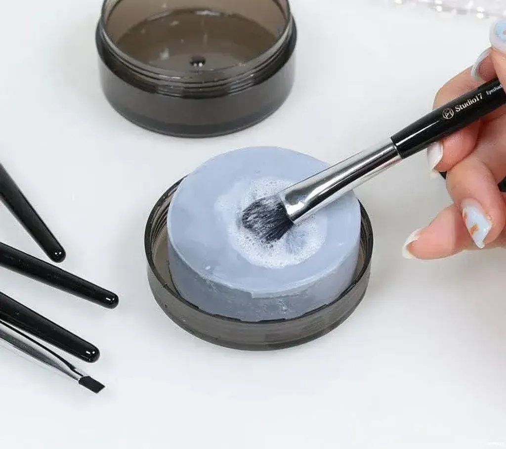 JuzBeauty_JuzBeautyMalaysia_JuzPretty_Authentic_Kbeauty_Malaysia_Skin_Care_Cosmetics_K-beauty_Health_Care_korean_streetwear_STUDIO17 Brush & Puff Cleanser 竹炭粉扑刷具清洁皂10