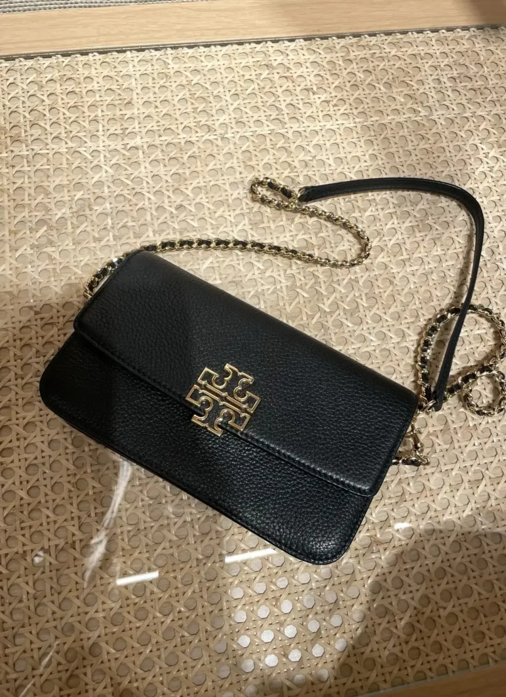 JuzBeauty_JuzBeautyMalaysia_JuzPretty_Authentic_Kbeauty_Malaysia_Skin_Care_Cosmetics_K-Beauty_Health_Care_korean_streetwear_US_Luxury_TORY BURCH 141012 Britten Chain Wallet With Wristlet Crossbody Bag In Black 斜挎包7