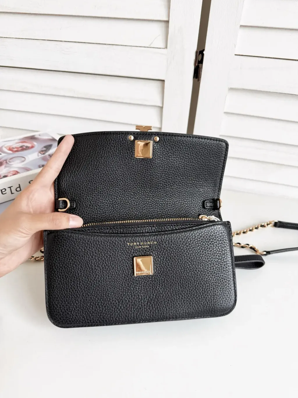 JuzBeauty_JuzBeautyMalaysia_JuzPretty_Authentic_Kbeauty_Malaysia_Skin_Care_Cosmetics_K-Beauty_Health_Care_korean_streetwear_US_Luxury_TORY BURCH 141012 Britten Chain Wallet With Wristlet Crossbody Bag In Black 斜挎包4